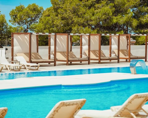 Swimming pool, Swimming pool