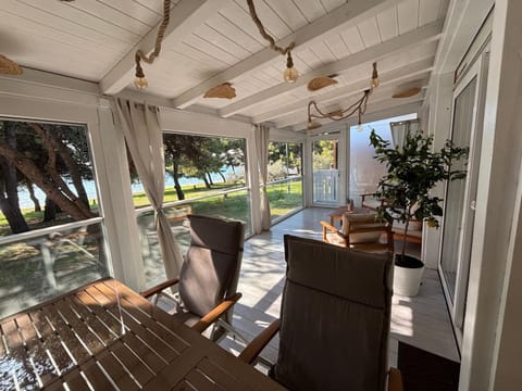 Day, Balcony/Terrace, Living room, Seating area, Garden view