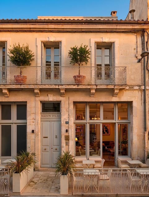 Facade/entrance