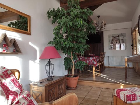 Living room, Dining area