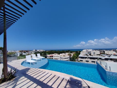 Day, Swimming pool, sunbed