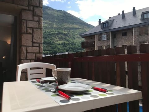 View (from property/room), Balcony/Terrace, Mountain view