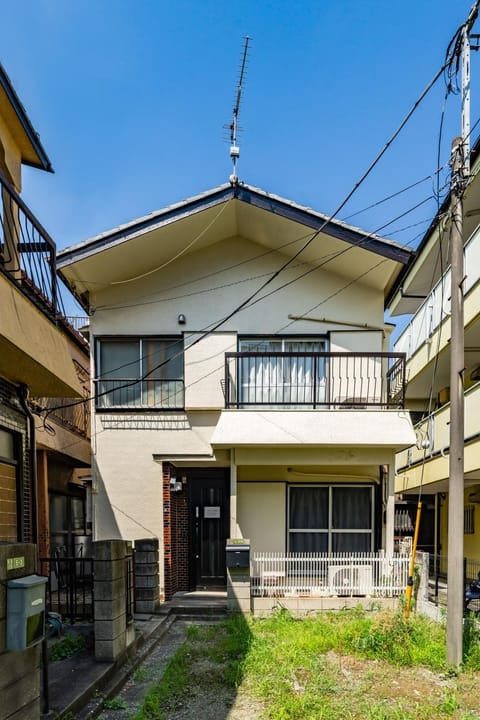 Property building, Day