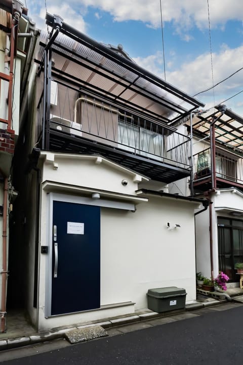 Property building, Day, Street view
