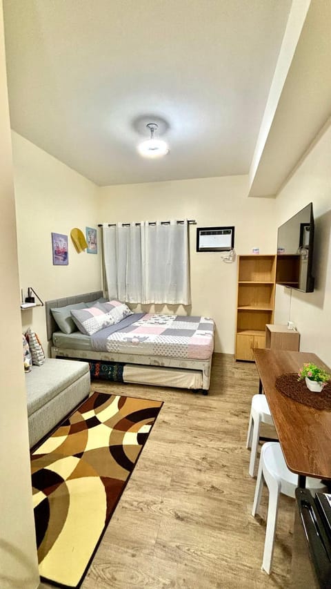 Bed, Floor plan, air conditioner