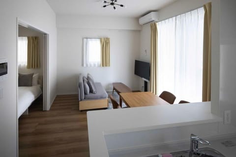 TV and multimedia, Seating area, air conditioner
