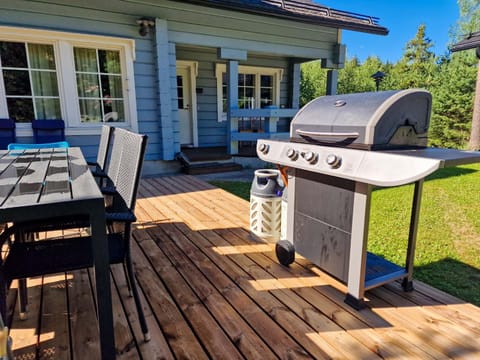 Patio, BBQ facilities