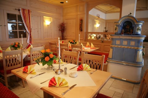 Restaurant/places to eat, Restaurant/places to eat