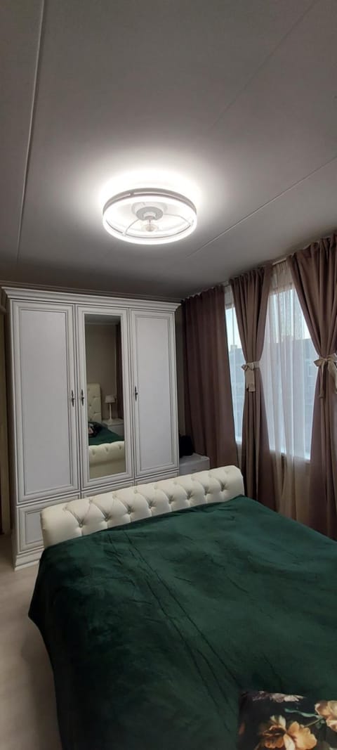 Cozy room in host house near Rotterdam Vacation rental in South Holland (province)