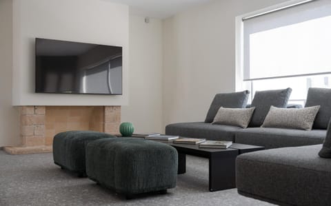 TV and multimedia, Living room, Seating area