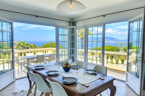 Patio, Day, Natural landscape, View (from property/room), Balcony/Terrace, Balcony/Terrace, Dining area, Mountain view, Sea view