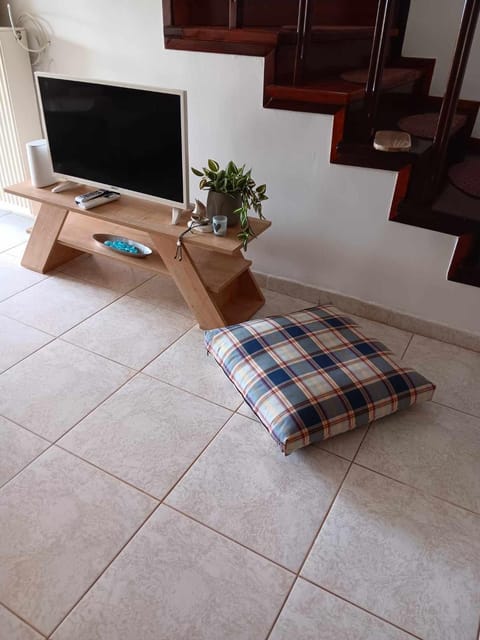 Communal lounge/ TV room, TV and multimedia, Living room, Seating area