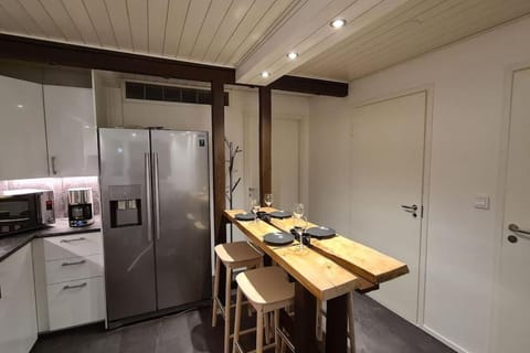 Helmi lähellä keskustaa, remontoitu 2022 Apartment in Finland