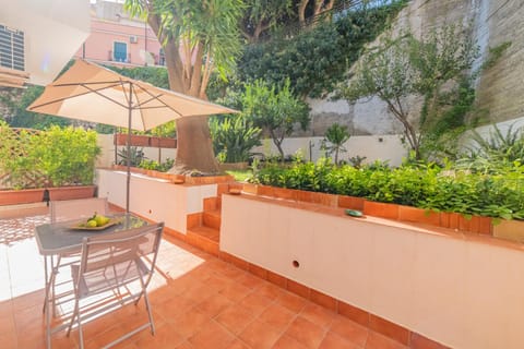 Garden, Garden, Balcony/Terrace
