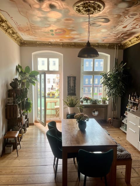 Seating area, Dining area, kitchen