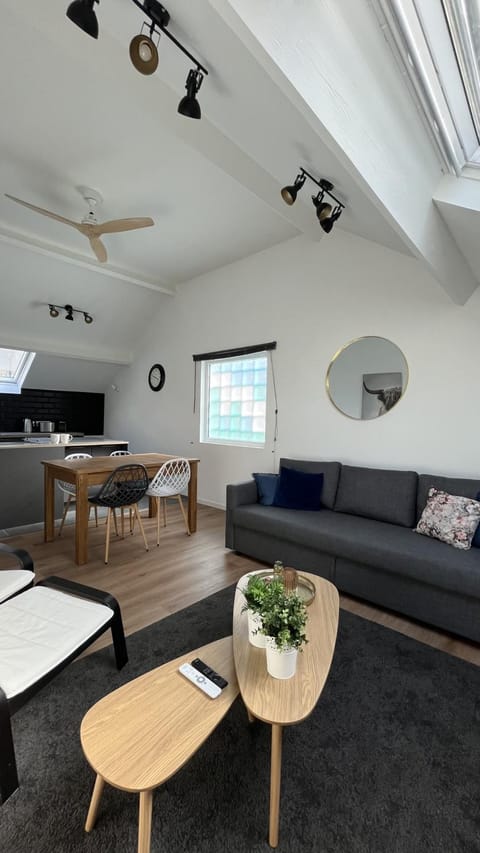 TV and multimedia, Living room, Dining area