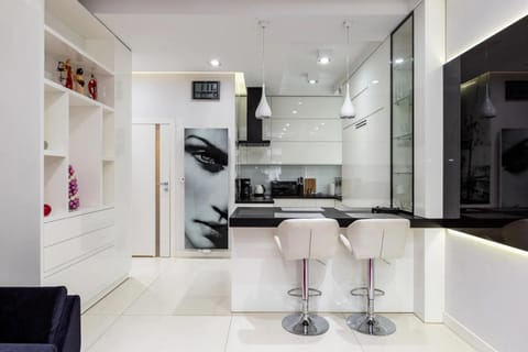Kitchen or kitchenette, dishwasher, pet friendly, stove, washing machine