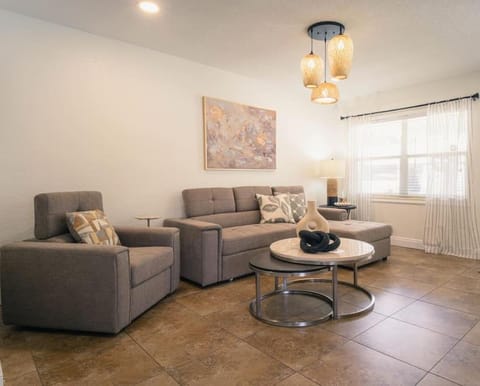 2 combined houses, walk to stadium House in Tampa