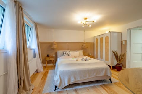 Bed, Photo of the whole room, Bedroom, towels, wardrobe