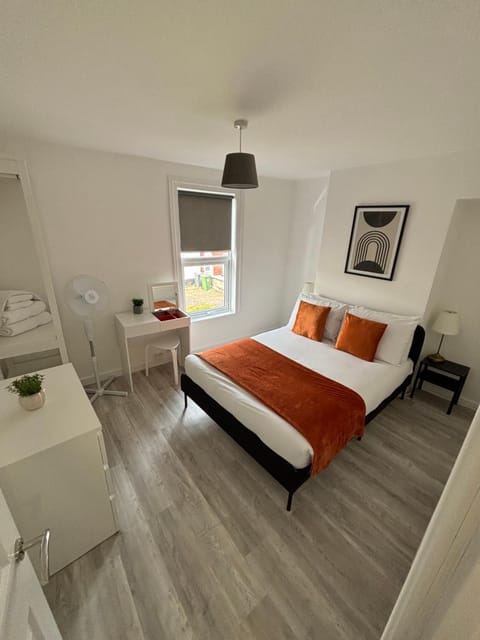 Bed, Bedroom, wardrobe