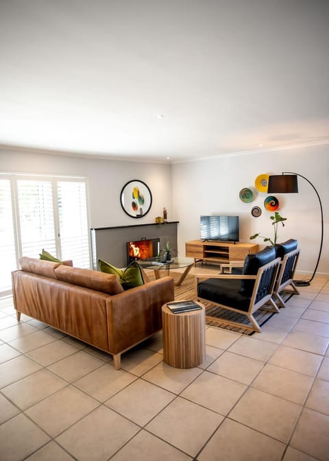 TV and multimedia, Seating area