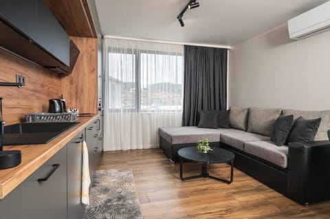 Kitchen or kitchenette, Living room