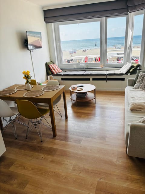 La brise et la mer- frontaal zeezicht! Apartment in Ostend