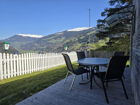 Spring, Natural landscape, Garden, View (from property/room), Balcony/Terrace, Dining area, Garden view, Mountain view