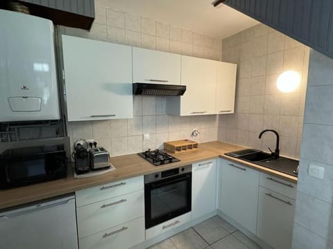 La Maison de la Cour House in Fontainebleau