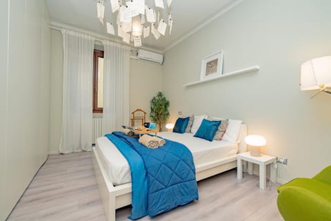 Bed, Bedroom, air conditioner