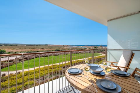 Natural landscape, View (from property/room), Balcony/Terrace, Dining area