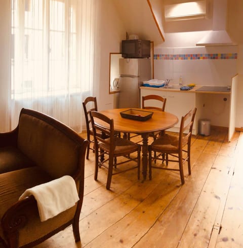 Dining area, kitchen