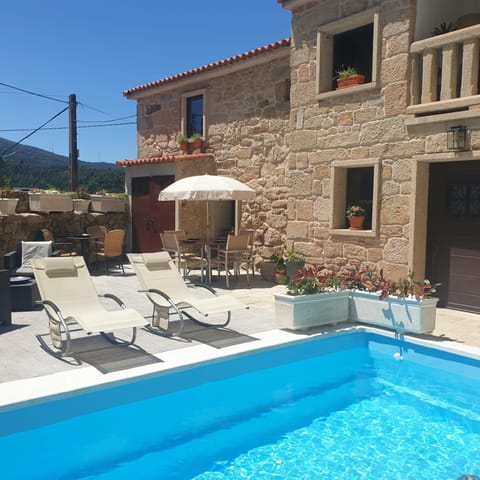 Property building, Patio, Day, Natural landscape, Balcony/Terrace, Mountain view, Pool view, Swimming pool, Open Air Bath, sunbed, Internal: Not applicable to any particular room