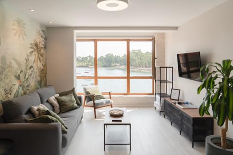 Communal lounge/ TV room, Living room, City view, City view, Sea view, Sea view, Quiet street view