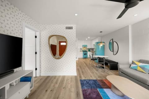 Communal lounge/ TV room, Living room, Seating area