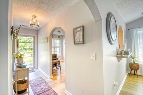 BEACH Getaway Golf PETS Bikers Welcome Fenced Yard House in Socastee