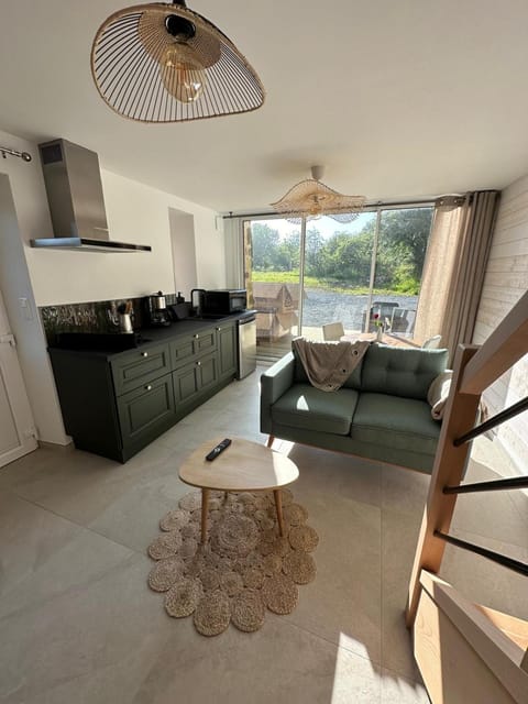 Kitchen or kitchenette, Living room, Seating area