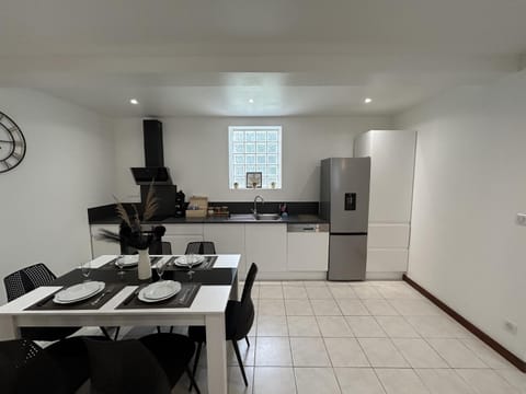 Centre Ville avec Garage - Parking Apartment in Troyes