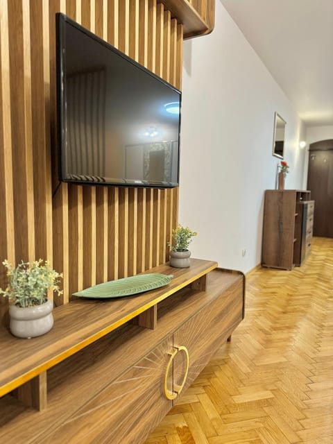 Communal lounge/ TV room, TV and multimedia, Living room