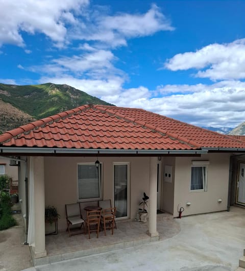 Macy 25 House in Dobrota