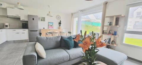 Kitchen or kitchenette, Living room, Dining area, pet friendly
