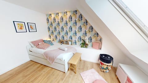 Bed, Photo of the whole room, Bedroom