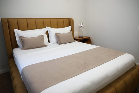 Bedroom, air conditioner
