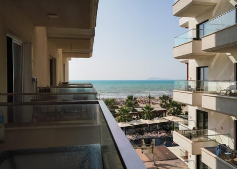 View (from property/room), Balcony/Terrace, Sea view