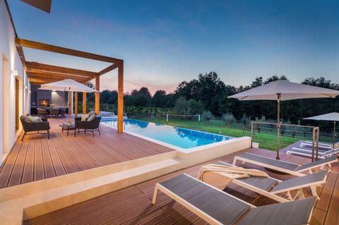 Balcony/Terrace, Swimming pool