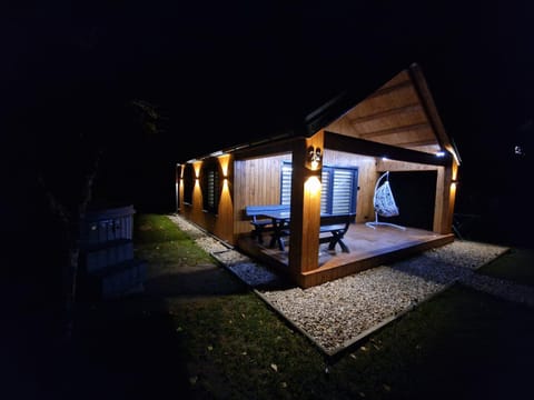 Naujai įrengtas atostogų namelis su kubilu ir pirtimi papildomai House in Vilnius County, Lithuania