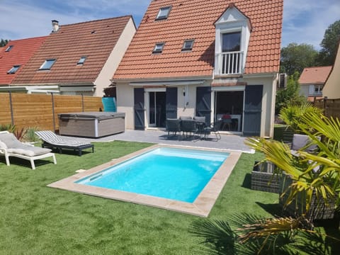 Hot Tub, Pool view, Swimming pool