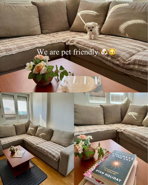 Living room, Text overlay