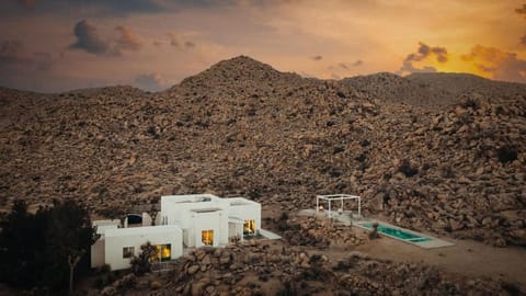 Bolder House By The Cohost Company House in Joshua Tree
