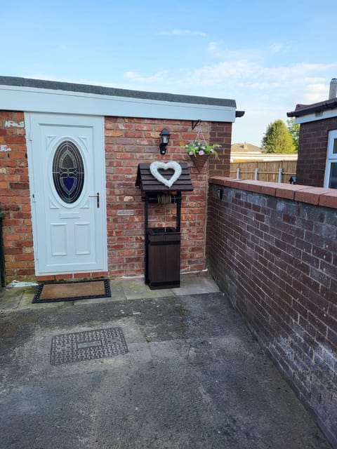 Birkdale's Hidden Gem Apartment in Southport